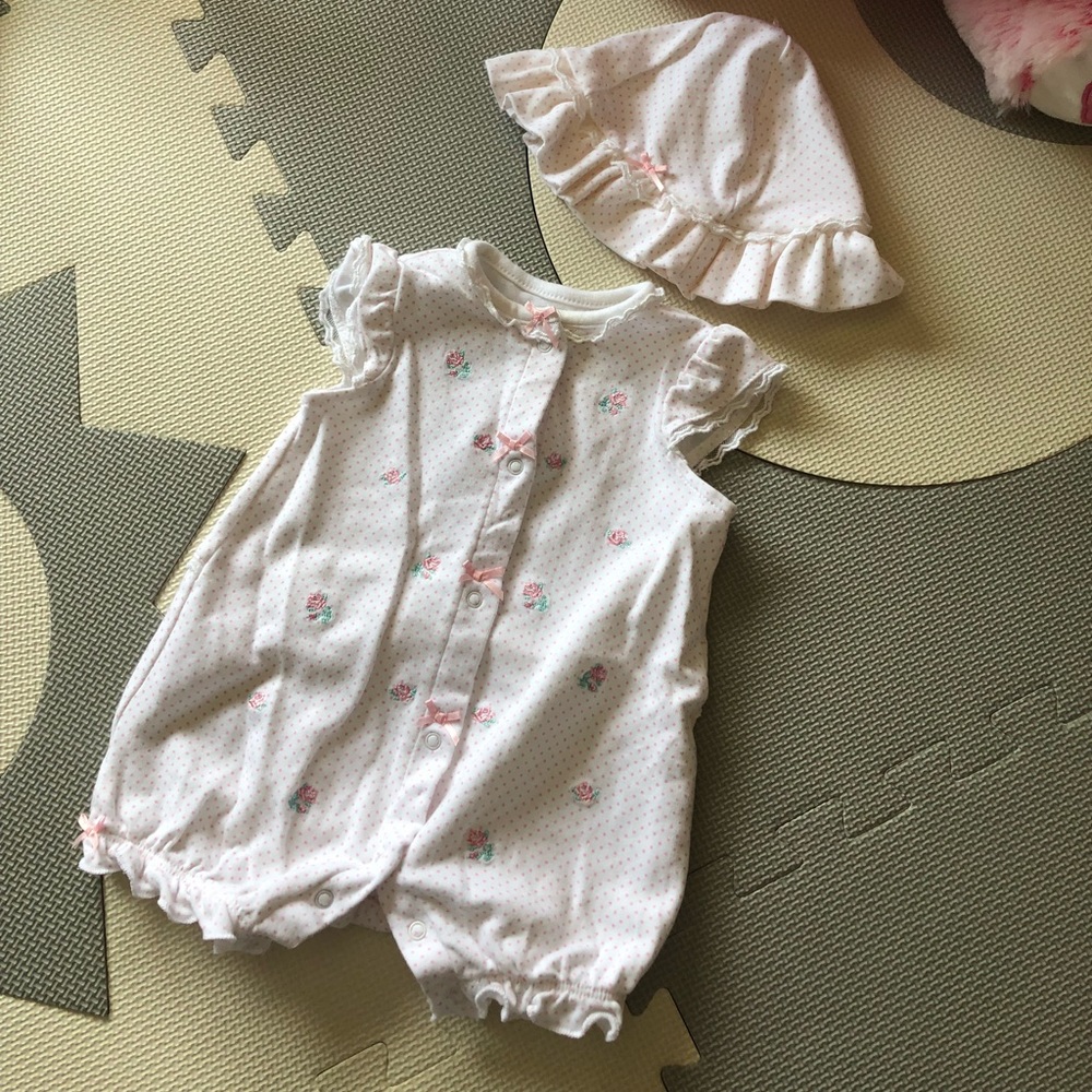 Little Me 2 Piece Set of Romper and Hat